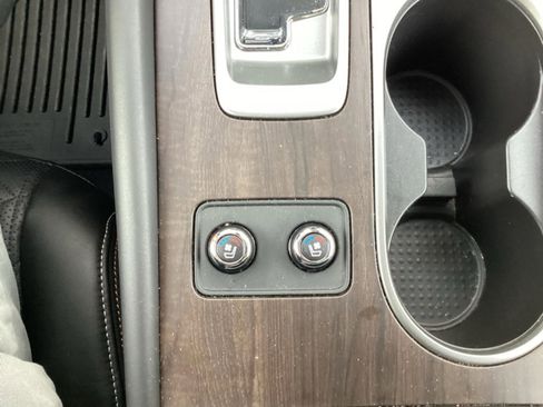 Used 2022 Nissan Murano Platinum w/ Cargo Package image 15