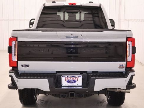 Certified 2025 Ford F250 Platinum w/ Tremor Off-Road Package AWD/4WD image 9