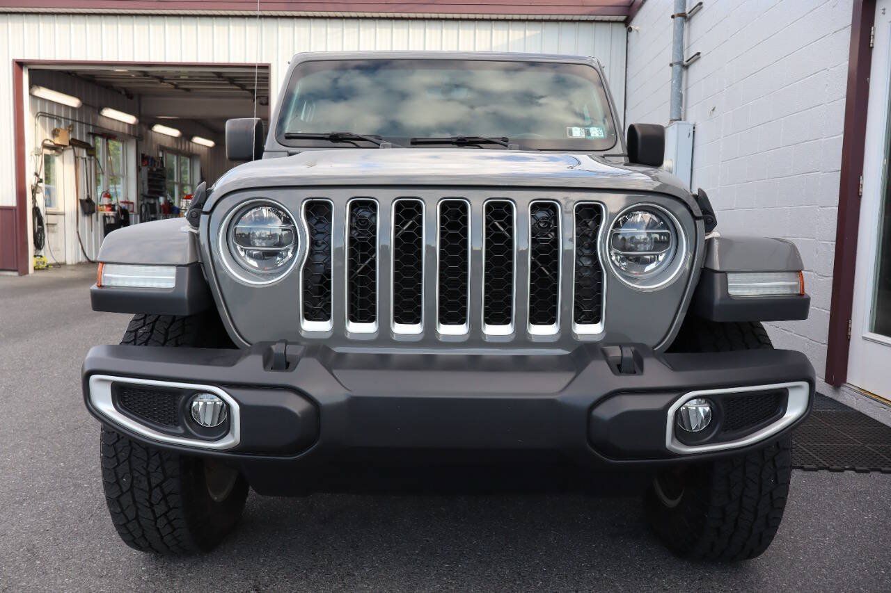 Used 2020 Jeep Gladiator Overland w/ Popular Equipment Package AWD/4WD image 2