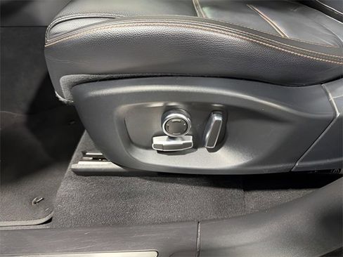 Used 2019 Jaguar F-PACE Prestige image 13