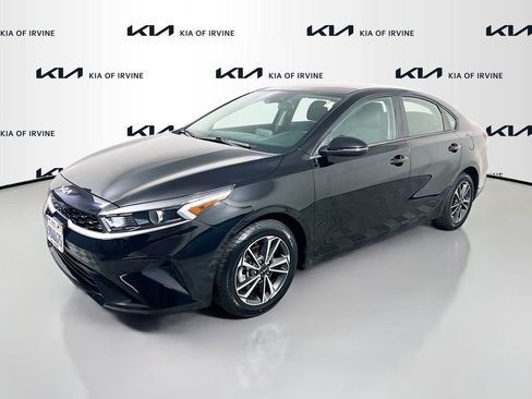 Certified 2023 Kia Forte LXS w/ LXS Technology Package FWD image 4