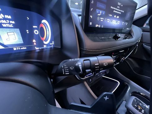 Used 2024 Nissan Rogue SL w/ SL Premium Package image 20