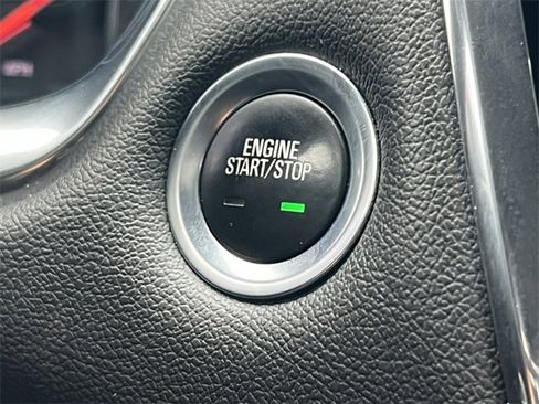 Used 2023 Chevrolet Traverse RS image 35