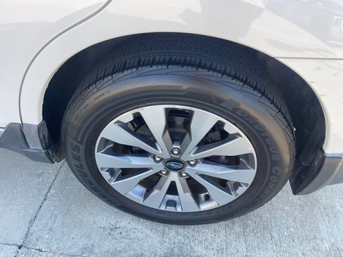 Used 2017 Subaru Outback 2.5i Touring w/ Popular Package #5A AWD/4WD image 13