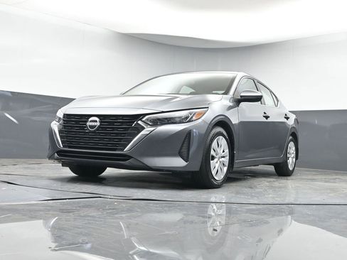 Used 2024 Nissan Sentra S image 32