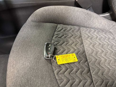 Used 2023 Chevrolet Equinox LT image 20