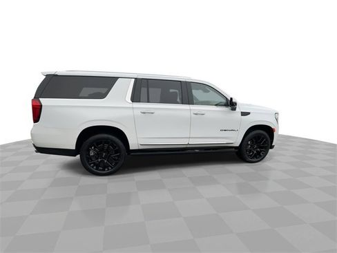 Used 2023 GMC Yukon XL Denali w/ LPO, Floor Liner Package image 9