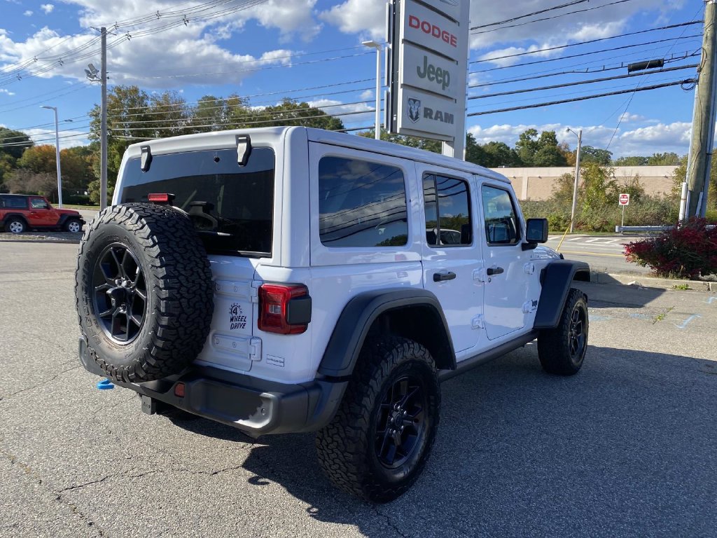 Certified 2024 Jeep Wrangler Unlimited AWD/4WD image 3