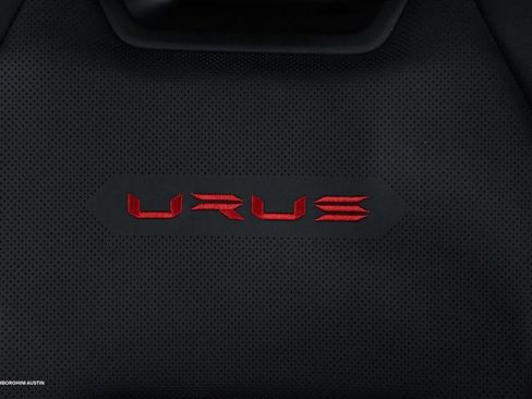 Used 2023 Lamborghini Urus Performante AWD/4WD image 33