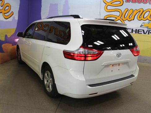 Used 2017 Toyota Sienna LE FWD image 6
