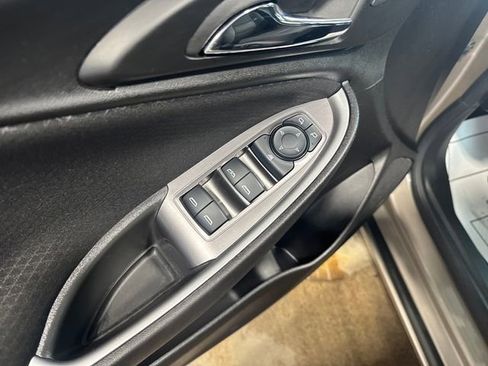 Used 2025 Chevrolet Malibu LT FWD image 13