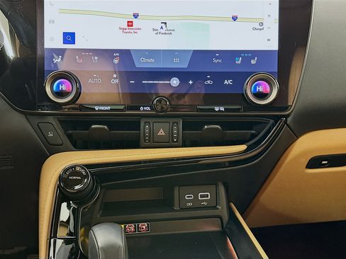 Used 2025 Lexus NX 350h AWD w/ Premium Package image 13