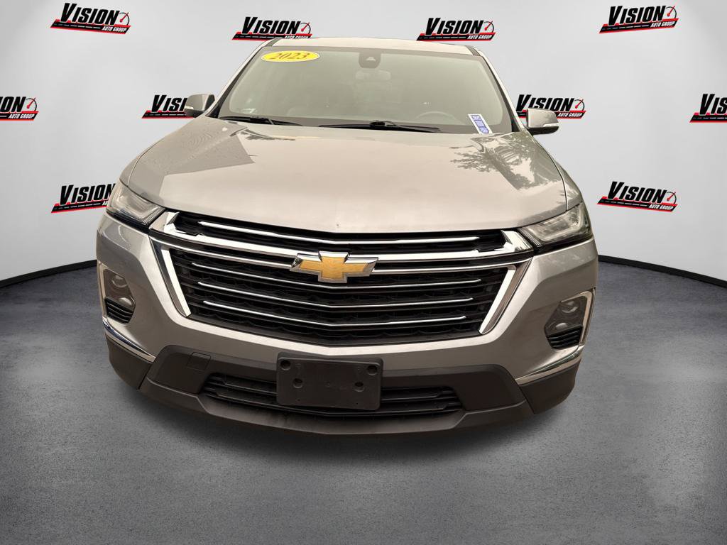 Used 2023 Chevrolet Traverse LT AWD/4WD image 2