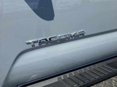 Used 2018 Toyota Tacoma TRD Sport AWD/4WD image 58
