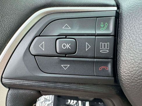 Used 2024 Jeep Grand Cherokee Altitude AWD/4WD image 20
