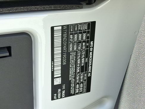 Used 2024 Mercedes-Benz Sprinter 3500 image 22