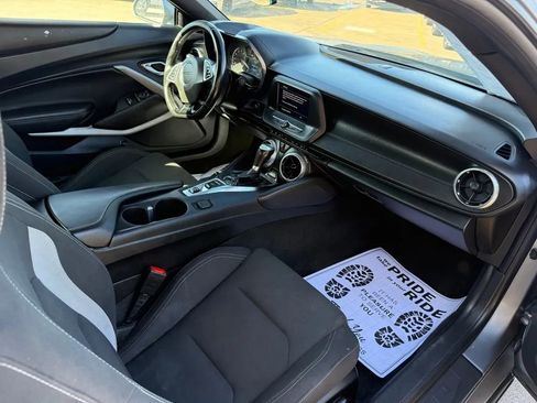 Used 2022 Chevrolet Camaro LT RWD image 8