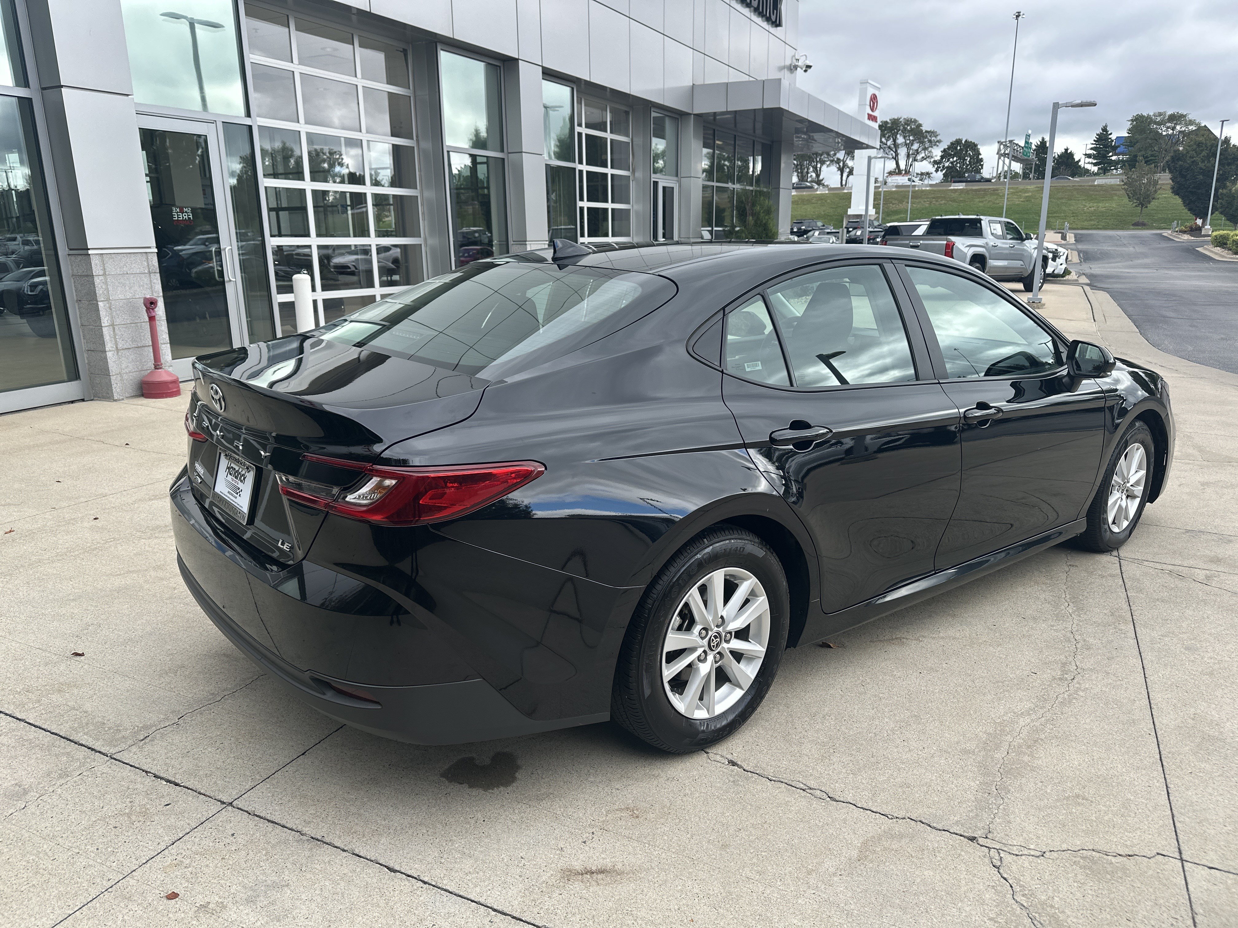 Used 2025 Toyota Camry LE FWD image 6