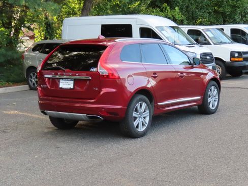 Used 2016 Volvo XC60 T6 w/ Proximity Package FWD image 19