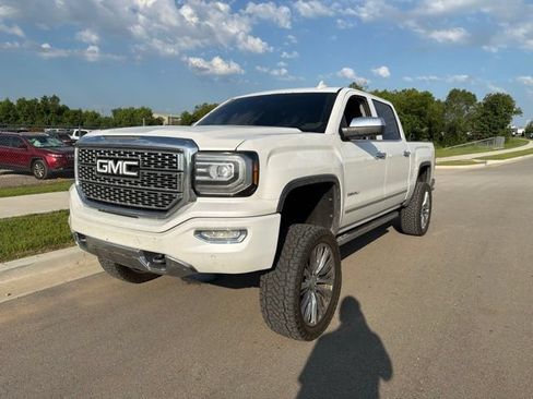 Used 2017 GMC Sierra 1500 Denali w/ Denali Ultimate Package AWD/4WD image 6