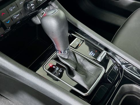 Used 2025 Jeep Compass Limited image 24