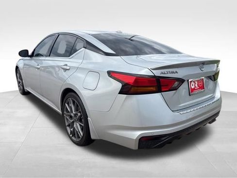 Used 2023 Nissan Altima 2.0 SR FWD image 7