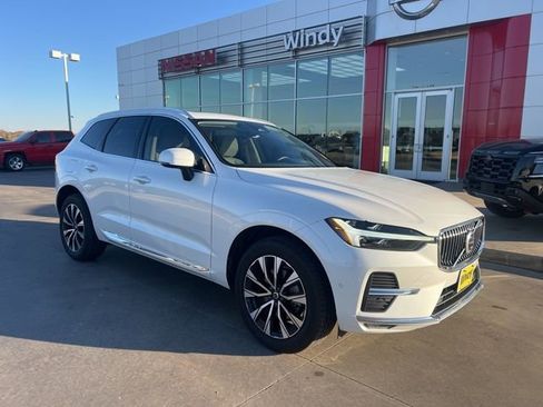 Used 2023 Volvo XC60 B5 Plus image 1