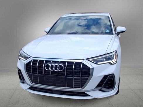Used 2024 Audi Q3 2.0T Premium w/ Convenience Package AWD/4WD image 3