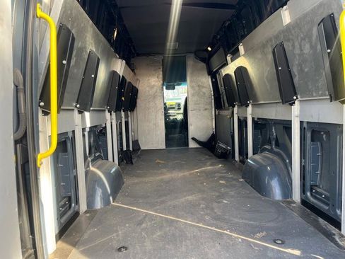 Used 2019 Mercedes-Benz Sprinter 170 image 10