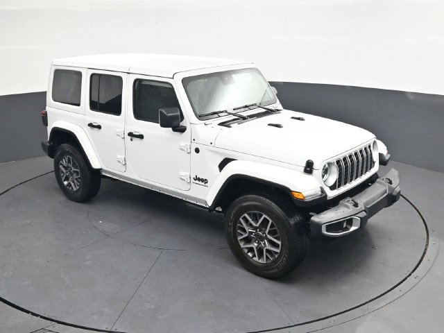 Used 2025 Jeep Wrangler Unlimited Sahara AWD/4WD image 23