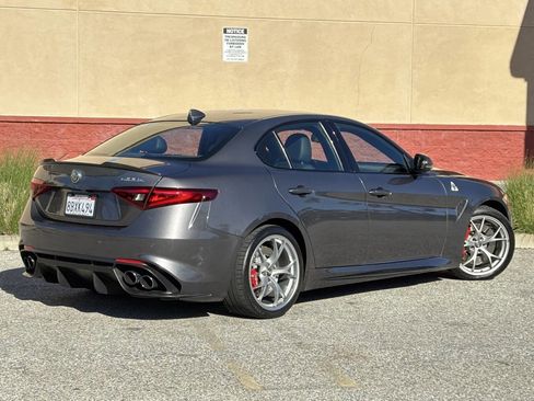 Used 2018 Alfa Romeo Giulia Quadrifoglio w/ Driver Assist Dynamic Package image 7
