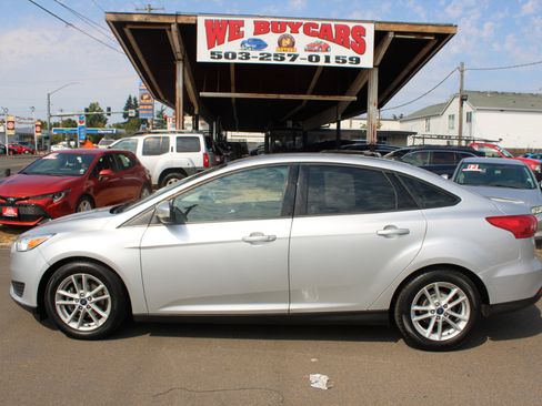 Used 2015 Ford Focus SE image 3