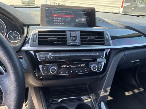 Used 2018 BMW 330i Sedan w/ Convenience Package RWD image 9