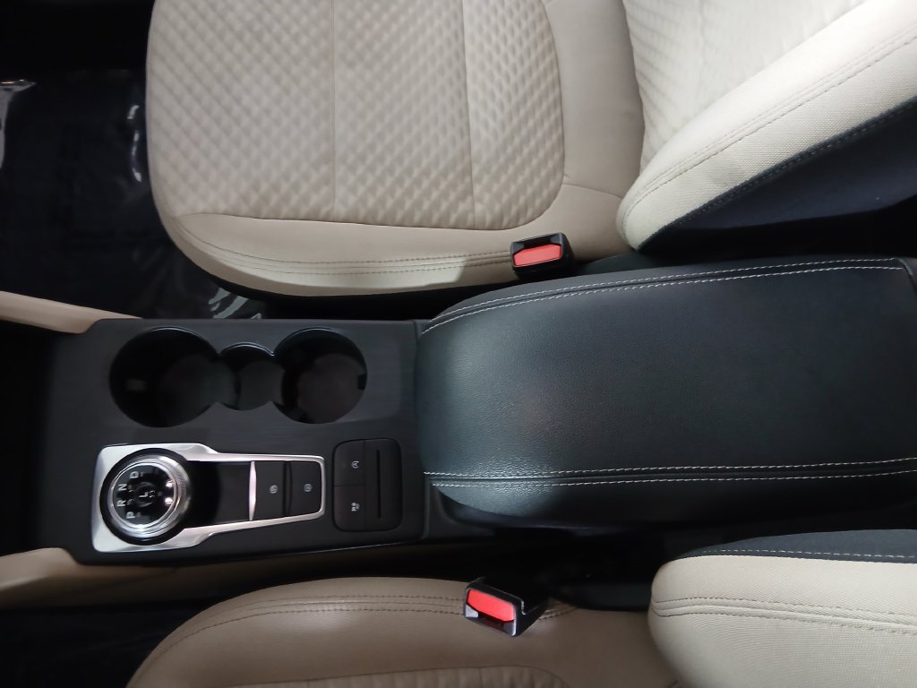 Used 2020 Ford Escape SE AWD/4WD image 25