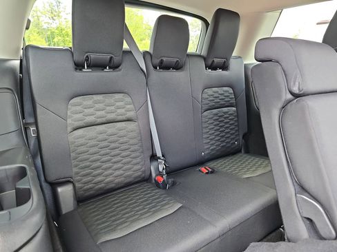 Used 2024 Nissan Pathfinder SV FWD image 13