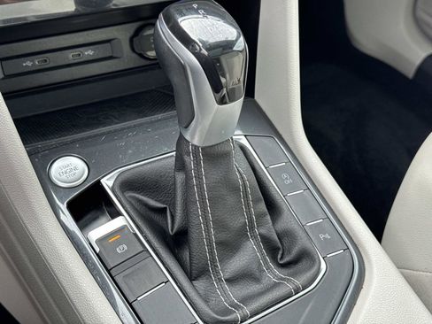 Certified 2023 Volkswagen Tiguan SE R-Line FWD image 24