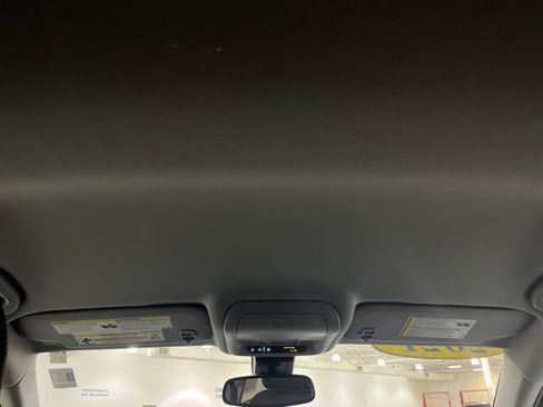 Used 2021 GMC Terrain SLE w/ Driver Convenience Package image 26