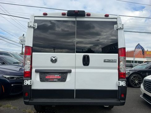 Used 2025 RAM ProMaster 2500 w/ U-Haul Equipment Group FWD image 3