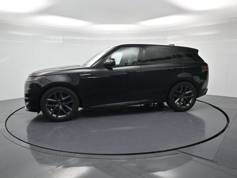 Used 2023 Land Rover Range Rover Sport SE Dynamic image 2