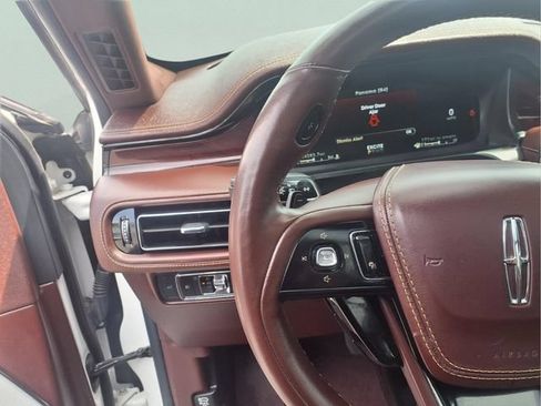 Used 2022 Lincoln Aviator Black Label w/ Dynamic Handling Package AWD/4WD image 28