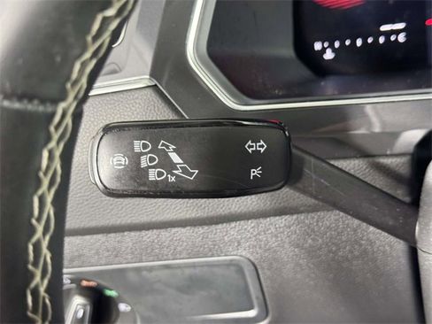Used 2023 Volkswagen Tiguan SE R-Line image 21