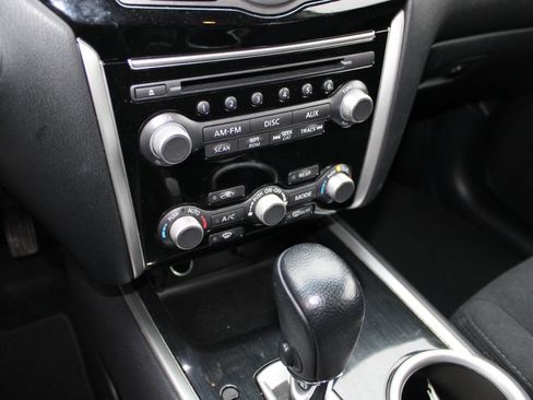 Used 2015 Nissan Pathfinder SV image 17