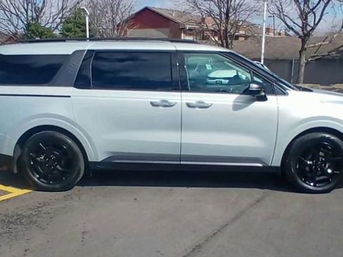 New 2026 Kia Carnival SX Prestige FWD image 4