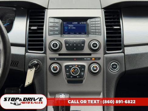 Used 2015 Ford Taurus SEL FWD image 11