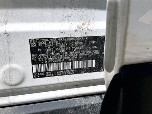 Used 2025 Toyota RAV4 XLE FWD image 37