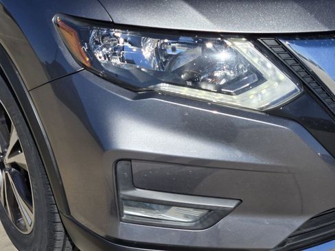 Used 2020 Nissan Rogue SV w/ Sun & Sound Touring Package image 10