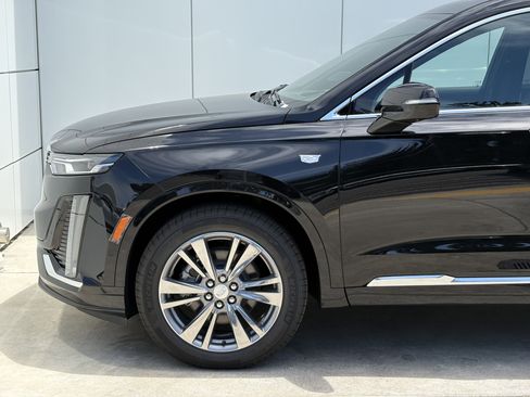 New 2025 Cadillac XT6 Premium Luxury w/ Technology Package image 4