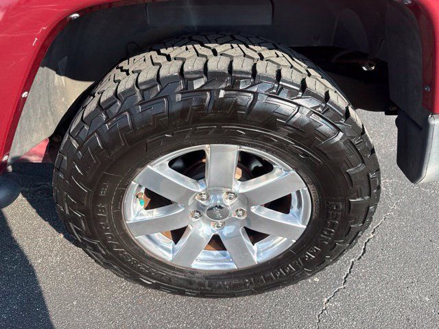 Used 2012 Jeep Wrangler Unlimited Sahara w/ Mopar Chrome Edition Group AWD/4WD image 11