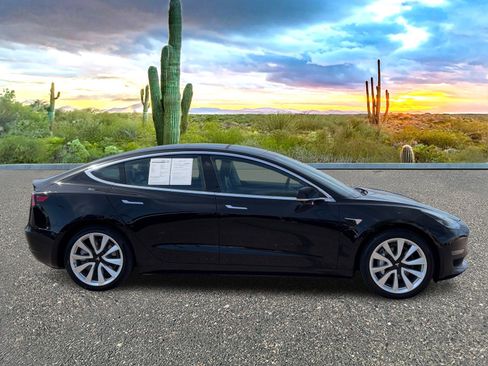 Used 2019 Tesla Model 3 Standard Range Plus image 6