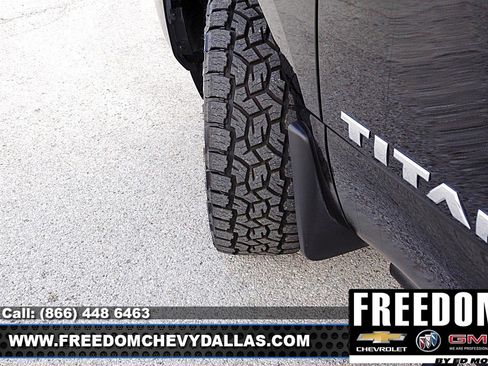 Used 2024 Nissan Titan SV w/ SV Convenience Package image 42